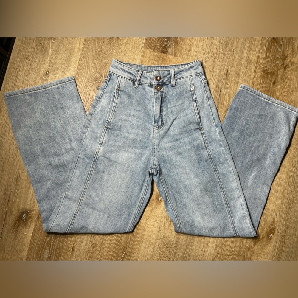 Light Wash Women’s Boyfriend Jeans - Light Blue